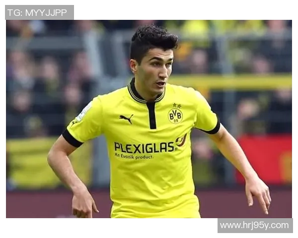 足球明星在学业上的表现与职业生涯的关系探讨 足球明星在学业上的表现与职业生涯的关系探讨